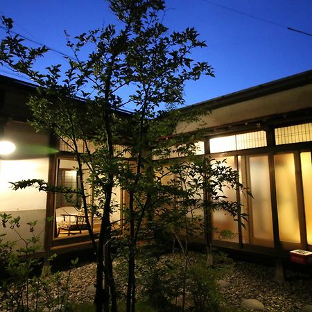 Hostel Fish In A River Takayama  Buitenkant foto